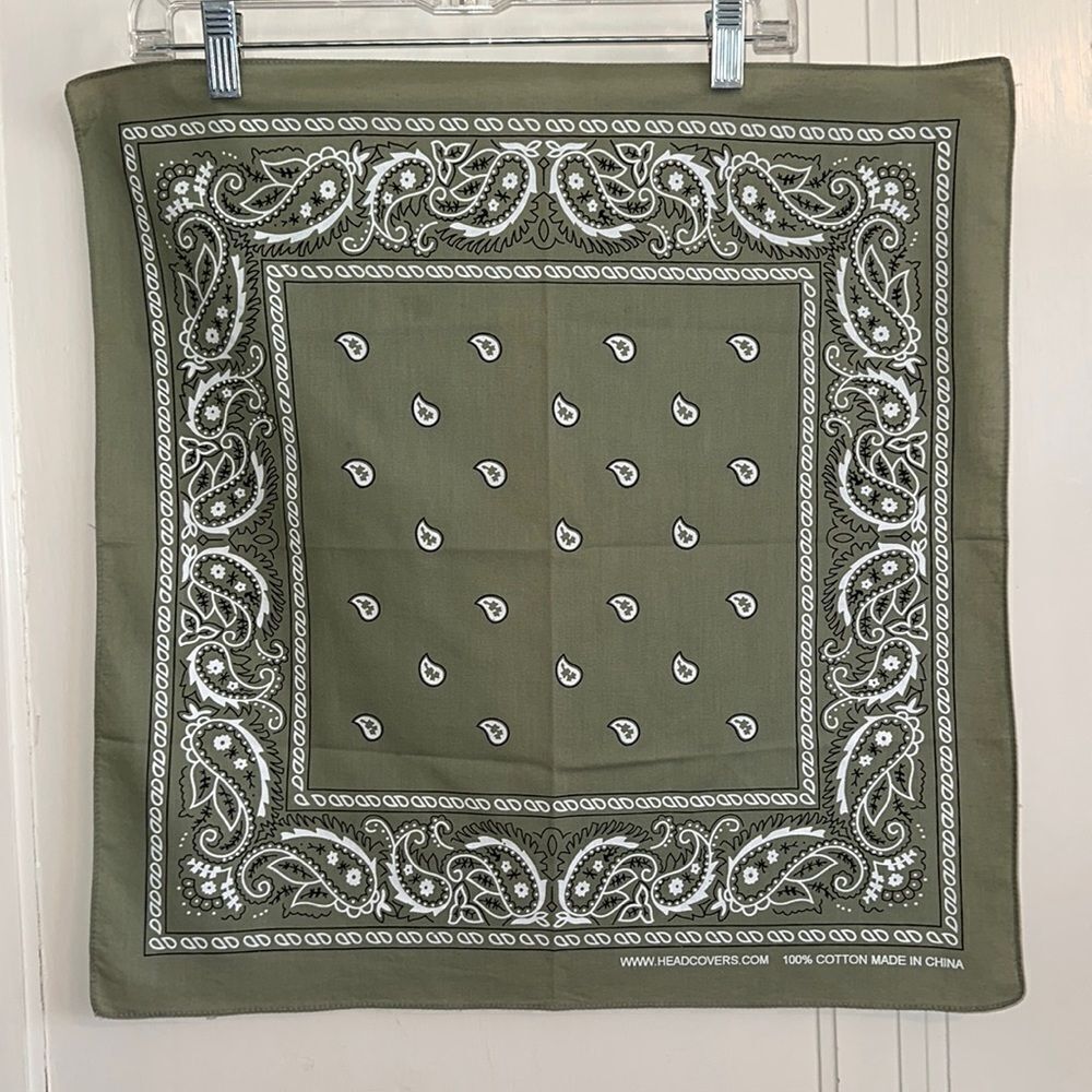 Headcovers Unlimited‎ sage green & white paisley bandanna look cotton scarf